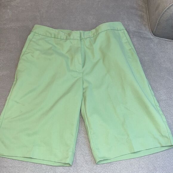IZod Bermuda shorts w/ pockets, plus free LA hearts two toned halter top. - Picture 3 of 9